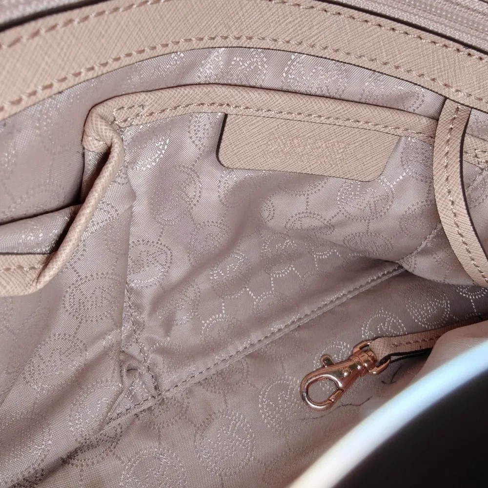 🐢 Michael Kors Cynthia Bag. Excellent Condition! - Picture 14 of 15